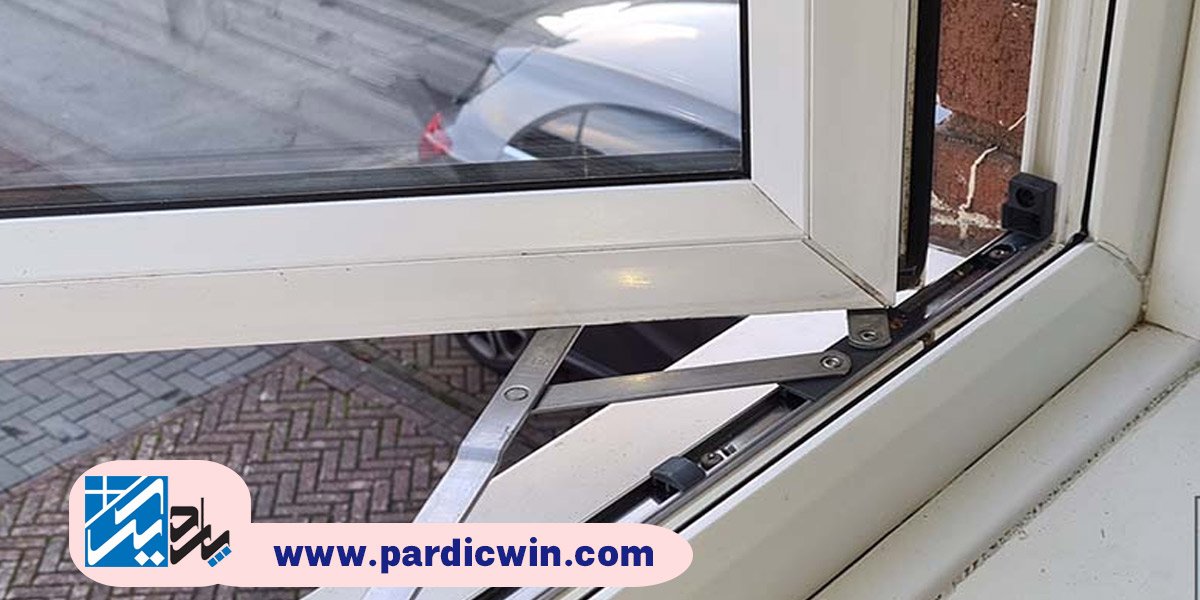 تعویض لولای در و پنجره دوجداره لولایی